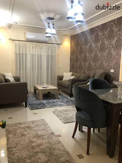 شقه للايجار مفروشه بالكامل في كمبوند روضه زايد بجوار الجامعه الكنديه و ابراج زيد الشيخ زايد