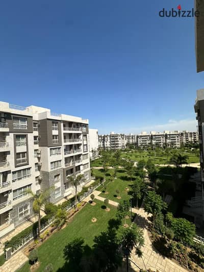 Apartment for rent in Madinaty, 78m², in B12, first occupancy, garden view, super deluxe finishing