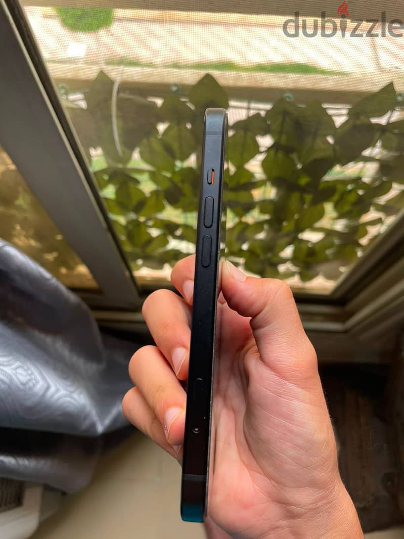Apple - iPhone 15 4