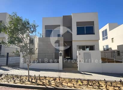 Fully Finished 3-Bedroom Townhouse in Palm Hills New Cairo, 5% DP & Installments 9 Years