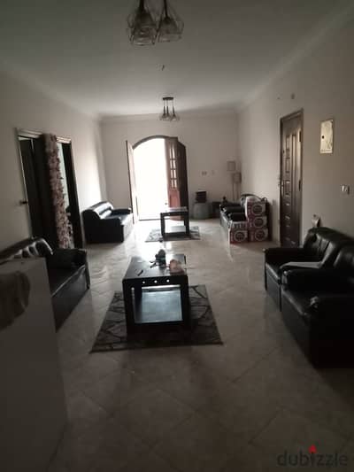 شقة للايجار السكني او الاداري علي التسعين