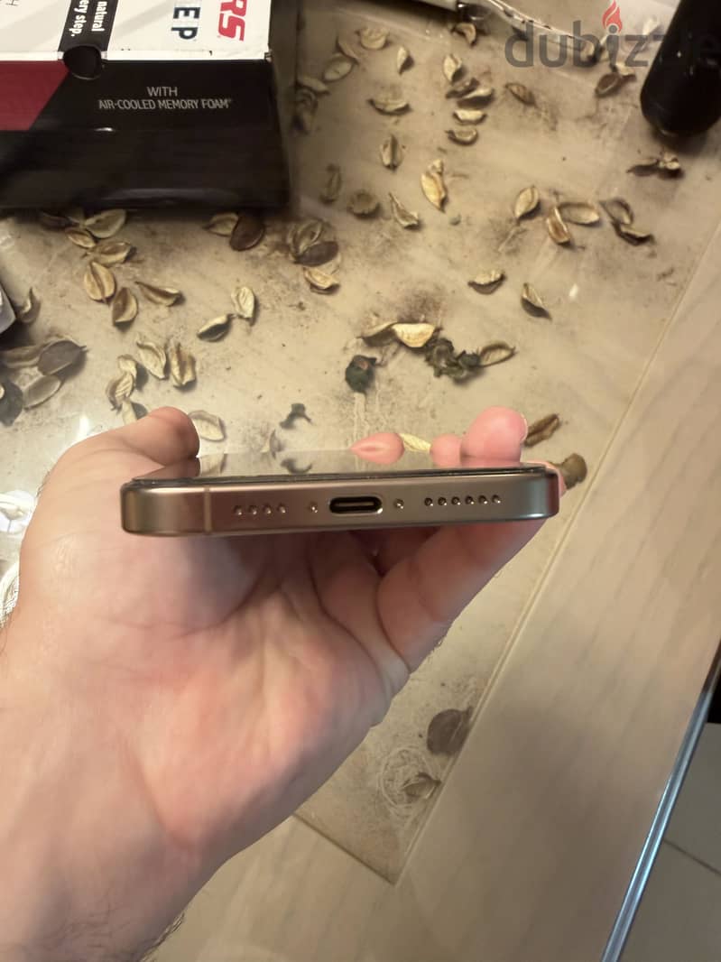 Apple - iPhone 16 Pro Max 7