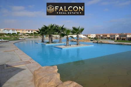 Receive your 95-meter chalet with panoramic sea views for only 827,000 EGP in Ain Sokhna, next to La Vista and Porto JEBAL Elsokhna. High-end finishin