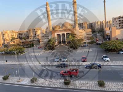 فرصة للايجار في مدينتي شقة رائعة بموقع مميز جدا