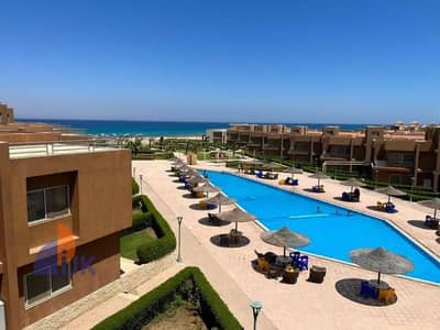 A great chalet for sale, ready for immediate occupancy, in the heart of Ain Sokhna, with a direct view of the pool. Down payment and installments avai