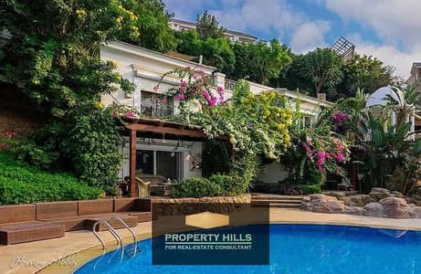 استلم فورا فيلا متشطبة 3 ادوار بحمام سباحة في Mountain View التجمع الخامس بجوار AUC و BUE و بالقرب من The Waterway و Hyde Park و CFC و Mivida