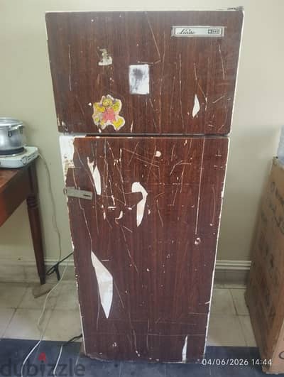 ثلاجة تعمل بكفاءة ب 3500