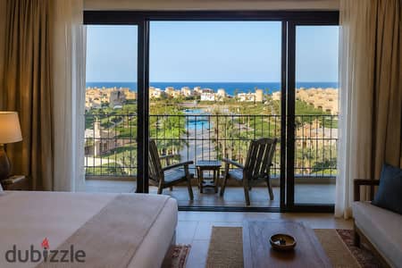 شاليه بحري متشطب فندقي بView بانورامي في ارقى Resort على البحر مباشرة العين السخنة