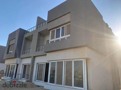 The last twinhouse in Etapa Sheikh Zayed next to Rabwa with immediate delivery