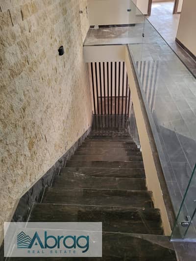 Office building with finishing, air conditioning, and courtyard equipment Sheikh Zayed