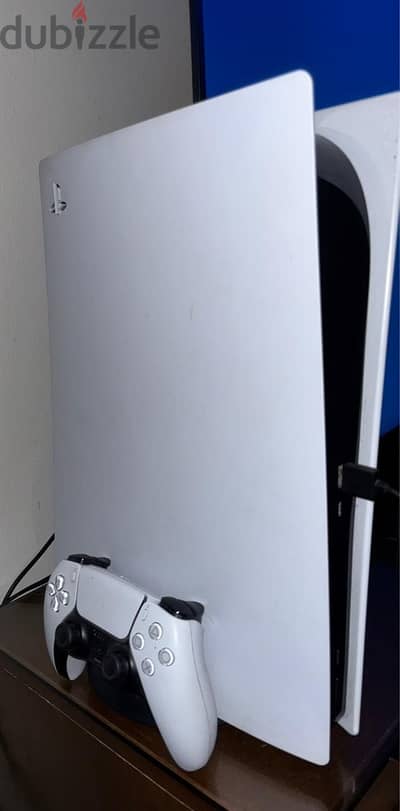 PlayStation 5 used ( very protective light use )