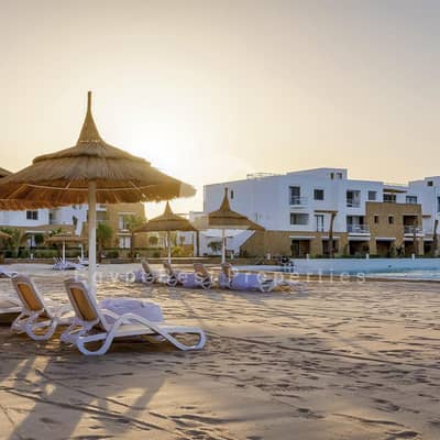 READY TO MOVE APARTMENT 3 BEDROOMS FOR SALE DIRECT LAGOON IN GOUNA WITH 5%DP