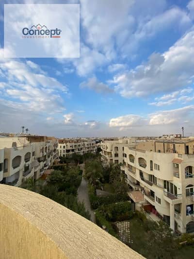 تريبلكس فاخر بإطلالة بانورامية مفروشة بالكامل للبيع – كمبوند زيزينيا، التجمع الخامس