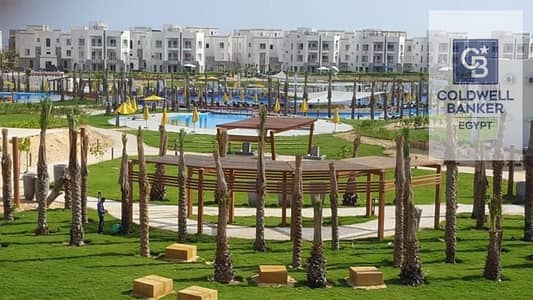 شالية 144م دور اول تشطيب راقي جدا بالفرش للبيع في أمواج الساحل الشمالي