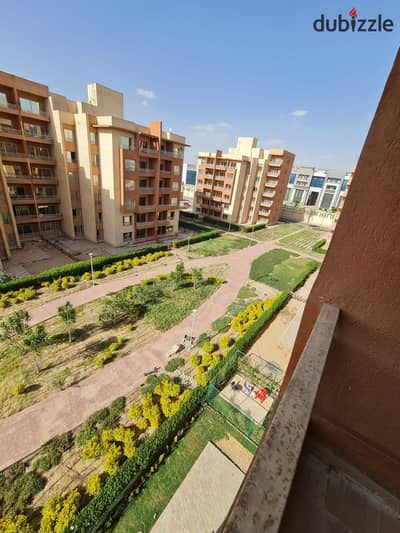 شقة للإيجار قانون في كمبوند وصال ريزيدنس  فرصة مميزة للسكن داخل واحد من أرقى الكمبوندات السكنية، شقة بمساحة 160 متر بتقسيم عملي ومساحات واسعة توفر الر