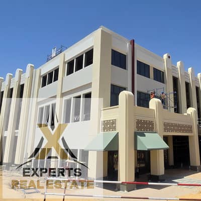 لقطة محل للبيع اوبن اير مدينتي المول القديم استلام فوري ناصية واجهتين عالبحيرات بجوار بنك CIB , محل مجوهرات للبيع اقل من سعر الشركة 37 مليون