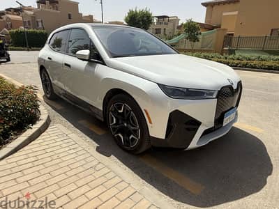 BMW IX50 2022