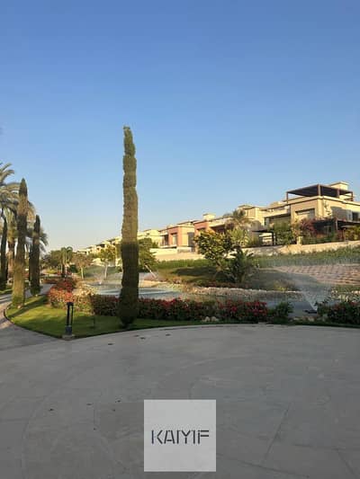 شقة للبيع في كايرو فيستيفال سيتي  Cairo Festival City موقع مميز تصميم راقي ومساحات واسعة مع تراس وتكييف مركزي جاهزة للسكن فرصة مميزة