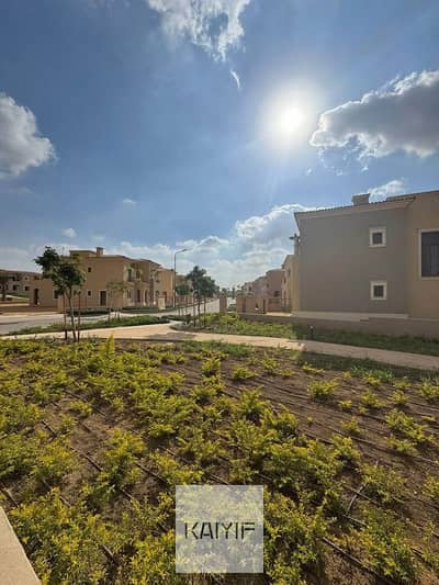 فيلا مستقلة للبيع في سيتي جيت القاهرة الجديدة City Gate New Cairo  موقع مميز داخل كمبوند راقي بتقسيمة رائعة وسعر مميز