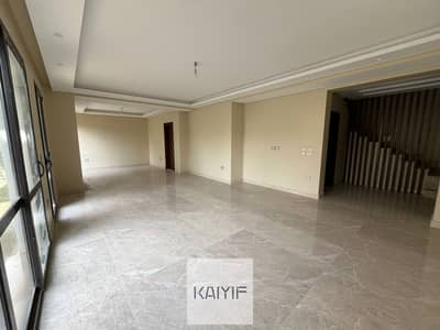 دوبلكس للإيجار في كمبوند ايستاون  Eastown Compound  بموقع مميز داخل الكمبوند بحديقة خاصة  مفروشة بالكامل جاهزة للسكن الفوري