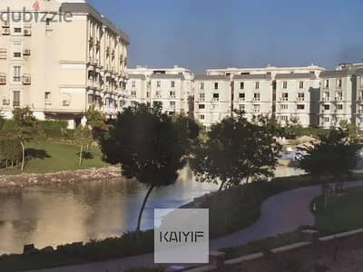 آي فيلا جاردن للإيجار في ماونتن فيو هايد بارك Mountain View Hyde Park بإطلالة مباشرة على البحيرة وحمام السباحة بمساحة تشطيب وفرش فاخر