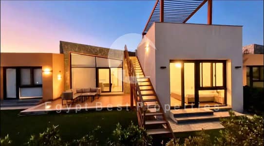 فيلا للبيع صف اول متشطبه بالكامل  بمقدم 5% امتلك  في سوما باي