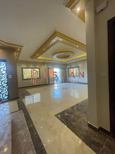 Villa for rent in Madinaty, with special finishes and close to services.