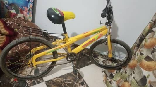 للبيع عجلة مقاس ٢٠ وارد الخارج بحالة جيدة جدا