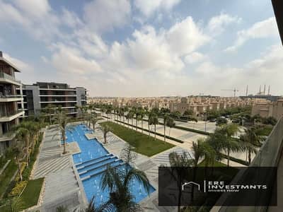شقة متشطبة بالكامل بالتكيفات والمطبخ | فيو Water Features | باقل من سعر السوق للبيع في الباتيو اورو التجمع الخامس El Patio Oro New Cairo