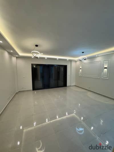 #شقة للبيع مساحه 150 متر في B15  #مجموعة 150  حجز شهر 8\2024 شقة رواسي طلعت مصطفى  ( 3 نوم  - 3 حمام  منهم واحد ماستر - ريسبشن - مطبخ - 2 تراس ) دور ثاني     فيو بارك مفتوح 