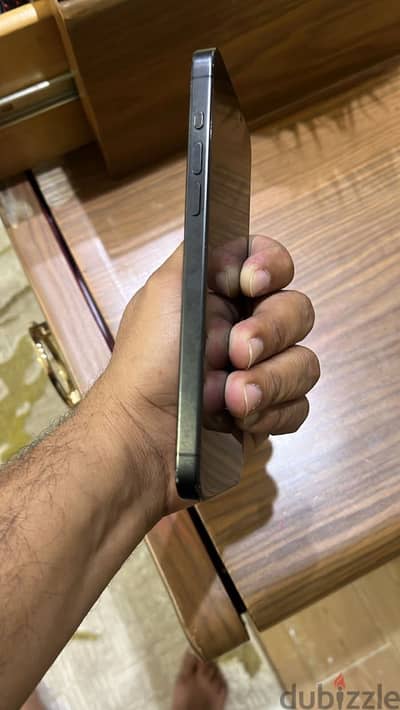 ايفون ١٥ ماكس نسخه esim