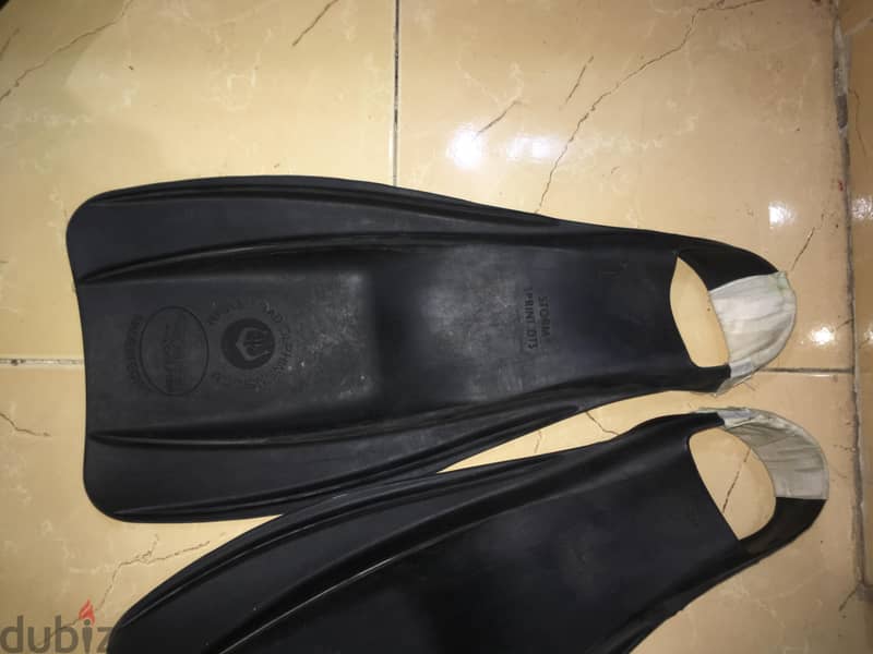 storm fin mega dolphin ( D ) size 6