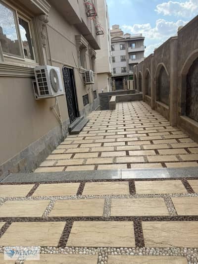 بيزمنت فاضي 200 متر بجاردن للايجار اداري  في كمبوند حدائق الفدا في التجمع الاول علي محور محمد نجيب بالقرب من واتر واي