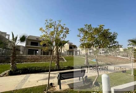 By Installment Townhouse With Penthouse For Sale In The Crown Palm Hills, Golf Extension 6th of October City, Giza