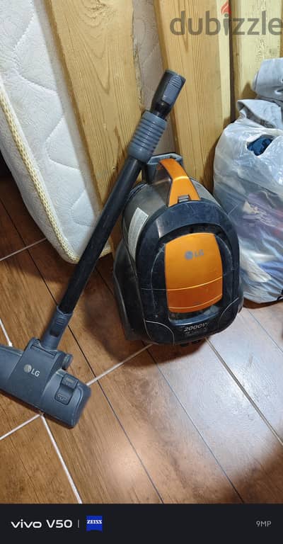 مكنسه Lg 2000 W
