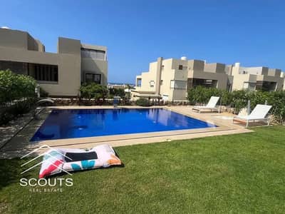 شاليه للبيع بجاردن متشطب الترا سوبر لوكس بالتكيفات على البحر بخصم الكاش في هاسيندا Hacienda بالم هيلز