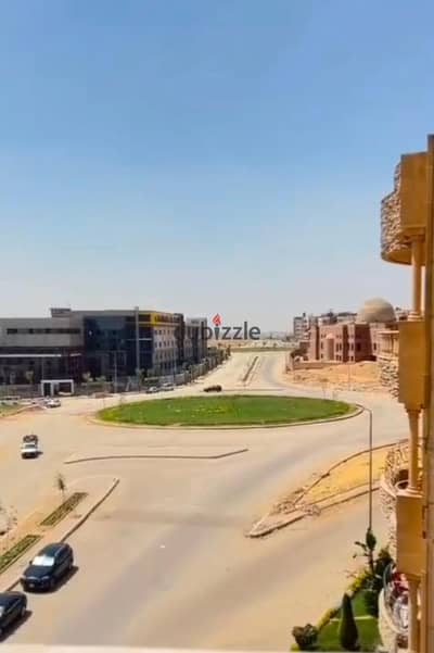 شقة للبيع باللوتس الشمالية ، تشطيب ألترا سوبر لوكس ،  حصة في الأرض في الجولدن سكوير ، متاح أسانسير ، جراج ، إنتركم