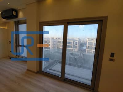 بنتهاوس روعة حمام سباحة خاص ايجار في جاليربا