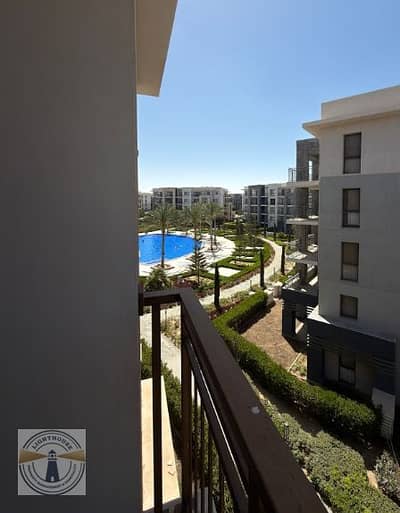 Studio on the swimming pool, direct from Marassi