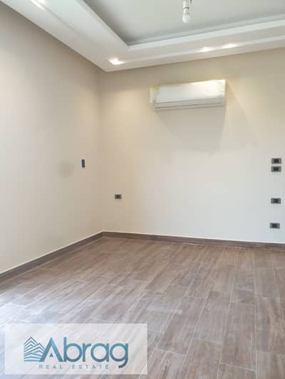 للايجار  بنتهاوس  اول سكن 3 غرف مطبخ باجهزه وتكييفات  كومباوند ويستاون الشيخ زايد