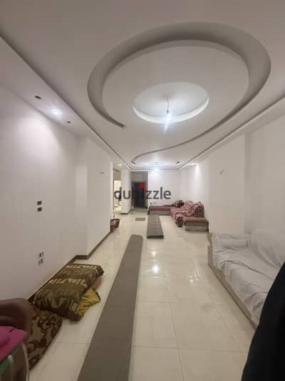 Apartment for rent in Al-Zuhur neighborhood by the sea