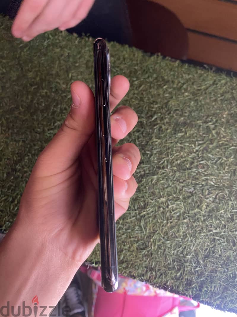 Apple - iPhone 11 Pro Max 1