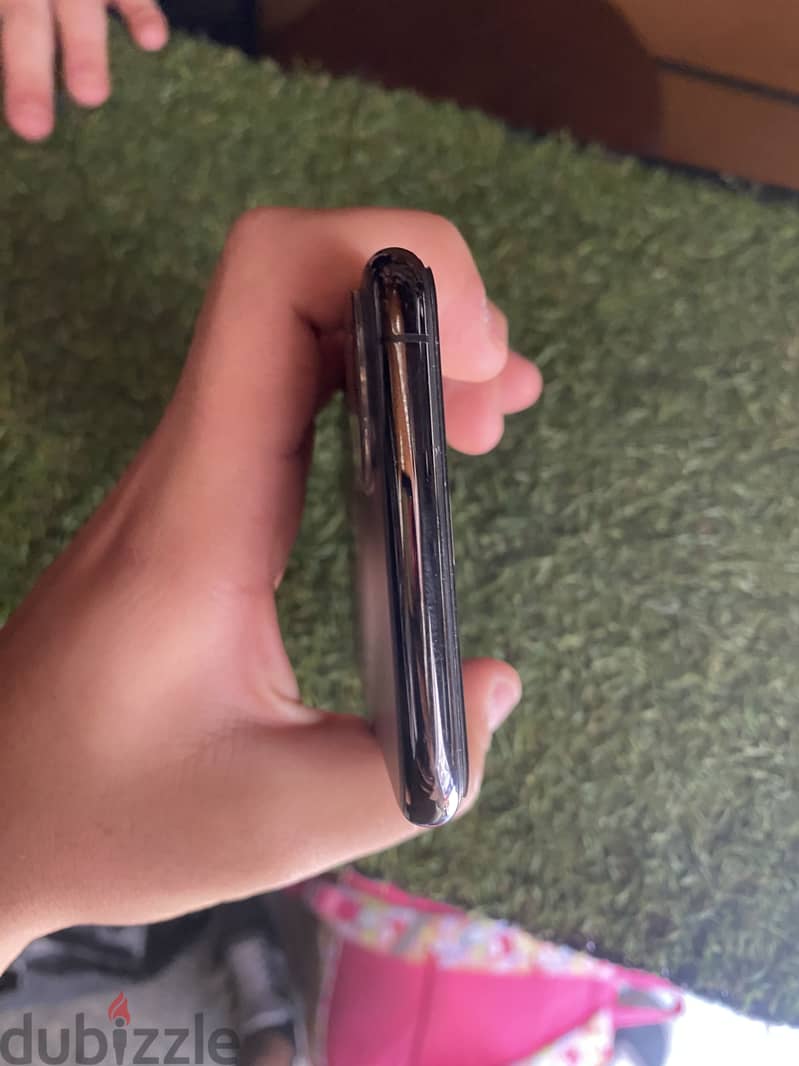 Apple - iPhone 11 Pro Max 4