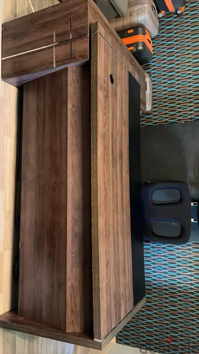 مكتب فاخر وملحقاته office desk