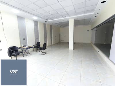 محل تجارى للايجار 103 متر دور ارضي منخفض على واجهة المول مباشرة فى اقوى مول بالشروق " Town Center "