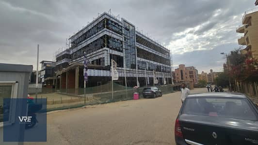 بالتقسيط صيدليه حصرى للبيع دوبلكس امام الجامعه الامريكيه في التجمع الخامس بجوار POINT 90 Mall خطوات من التسعين الجنوبي وبمقدمات تبدأ من 20%