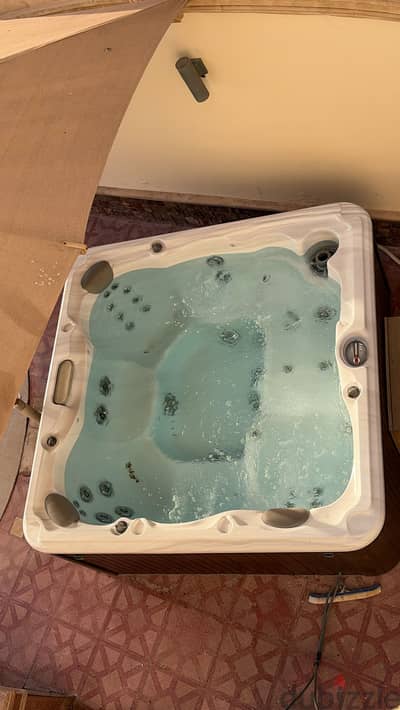 جاكوزي مركة أمريكي (Sundance spas)