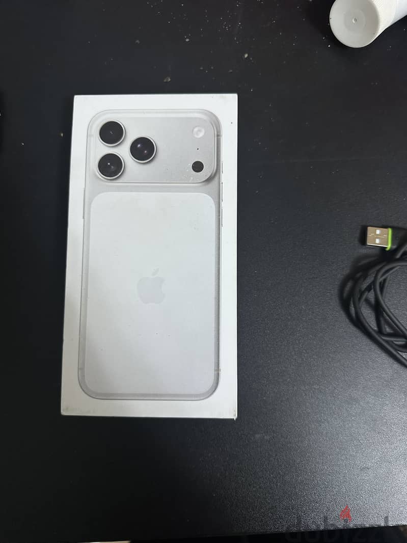 Apple - iPhone 17 Pro Max 1