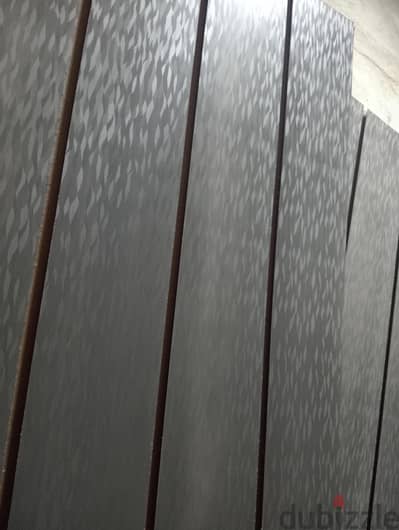 عندي خشب مرايل وخشب عرض شبه جديد والله