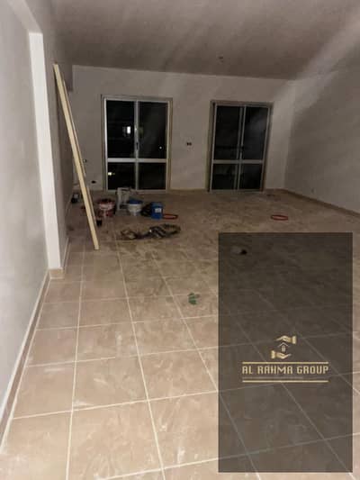 A 162 sq m apartment is available for rent in Al Rehab City, with a garden view, directly next to the Eastern Market. It consists of 3 bedrooms and 2